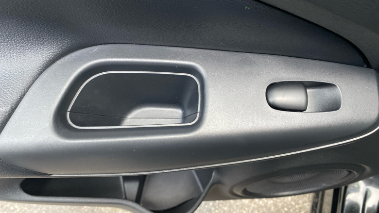 Nissan Juke 1.0 DiG-T N-Connecta 5dr DCT Petrol Hatchback